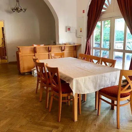 Kuria Vendeghaz Guest house Racalmas